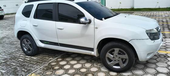 RENAULT DUSTER 2.0 DYNAMIQUE 4X2 16V FLEX 4P AUTOMÁTICO